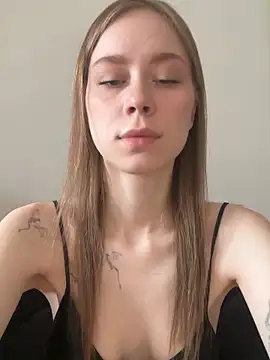 Snapshot of CarolinaMaison chatting on March 16, 2026, 6:28 am CarolinaMaison online show from March 16, 2026, 6:28 am