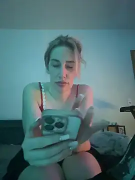 JuliaPrivat online show from February 26, 2026, 9:59 pm