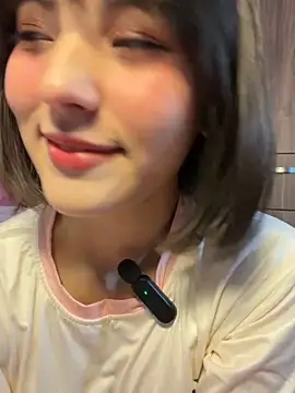 AitanaJhons  online show from April 13, 2026, 11:03 am