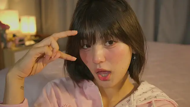 AitanaJhons  online show from April 18, 2026, 10:50 am