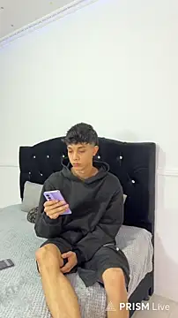 Snapshot of DiamondEssence chatting on March 5, 2026, 2:08 am DiamondEssence online show from March 5, 2026, 2:08 am