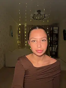 Snapshot of Fragile_Tease chatting on March 12, 2026, 6:34 pm Fragile Tease online show from March 12, 2026, 6:34 pm