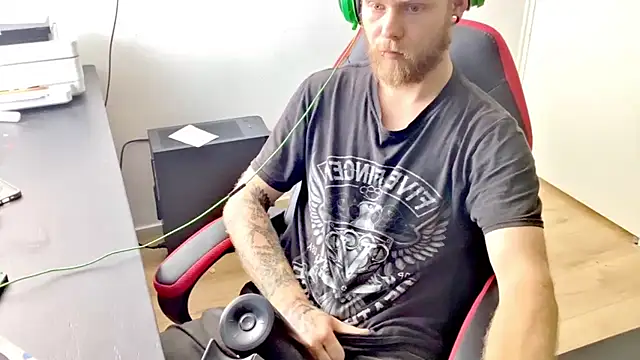 Bickboy95 online show from July 17, 2026, 3:09 pm