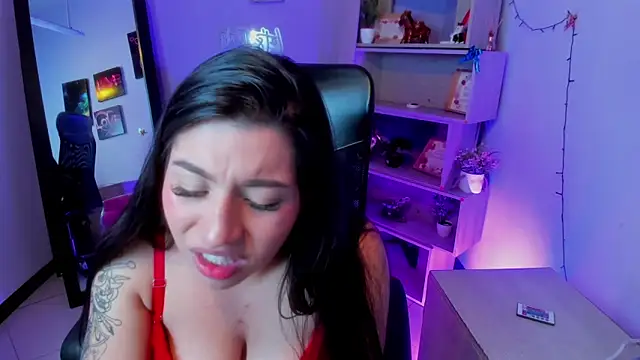 Snapshot of VeronicaCream_ chatting on March 9, 2026, 3:21 am VeronicaCream online show from March 9, 2026, 3:21 am