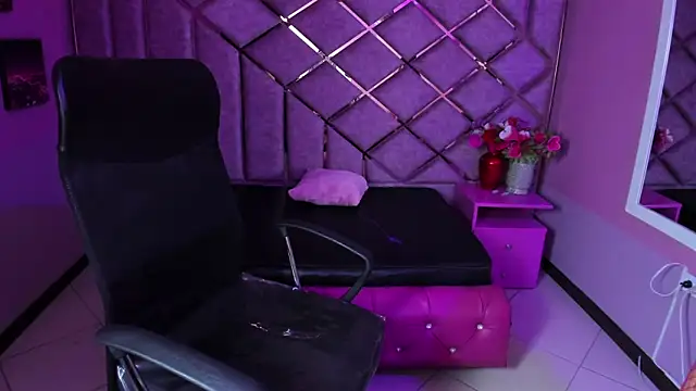 Snapshot of VeronicaCream_ chatting on March 21, 2026, 9:08 pm VeronicaCream online show from March 21, 2026, 9:08 pm