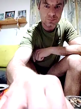Hornybalkanmen12 online show from May 28, 2026, 6:36 pm