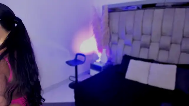 Snapshot of melodyy33_ chatting on March 19, 2026, 4:23 am melodyy33 online show from March 19, 2026, 4:23 am