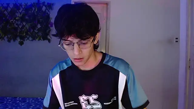 noah millerx online show from March 13, 2026, 4:39 am