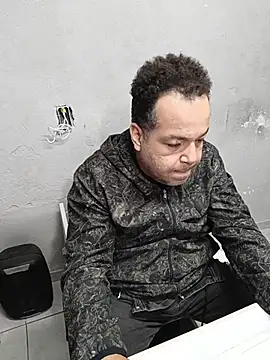 UrsoBissexualPauGrosso online show from April 30, 2026, 2:07 am