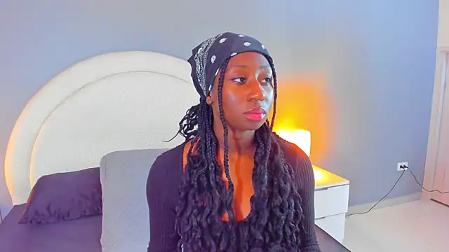 Snapshot of zoepinkett chatting on February 28, 2026, 3:39 am zoepinkett online show from February 28, 2026, 3:39 am