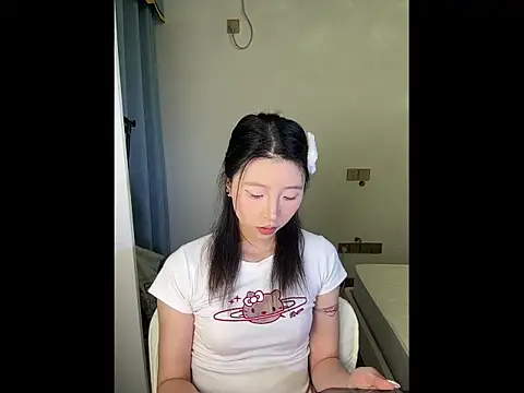 Snapshot of Y--F--LOVE chatting on April 2, 2026, 2:46 pm Y--F--LOVE online show from April 2, 2026, 2:46 pm