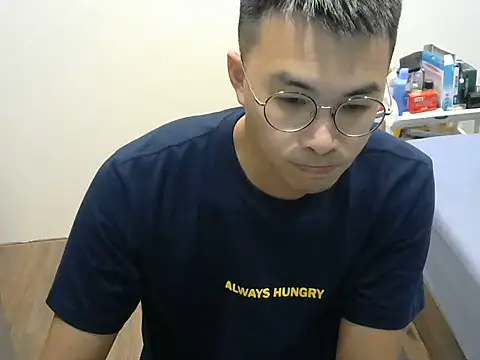 silverwolfwoof online show from May 20, 2026, 12:02 pm
