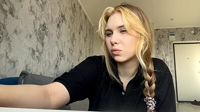 Snapshot of ShariLappas chatting on March 6, 2026, 12:22 pm ShariLappas online show from March 6, 2026, 12:22 pm