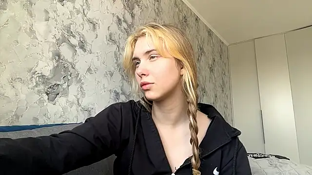 Snapshot of ShariLappas chatting on March 13, 2026, 1:05 pm ShariLappas online show from March 13, 2026, 1:05 pm