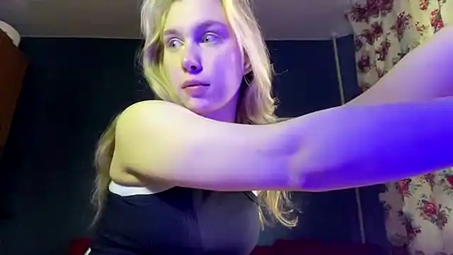 Snapshot of ShariLappas chatting on April 2, 2026, 8:21 am ShariLappas online show from April 2, 2026, 8:21 am