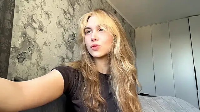 Snapshot of ShariLappas chatting on March 10, 2026, 2:32 pm ShariLappas online show from March 10, 2026, 2:32 pm