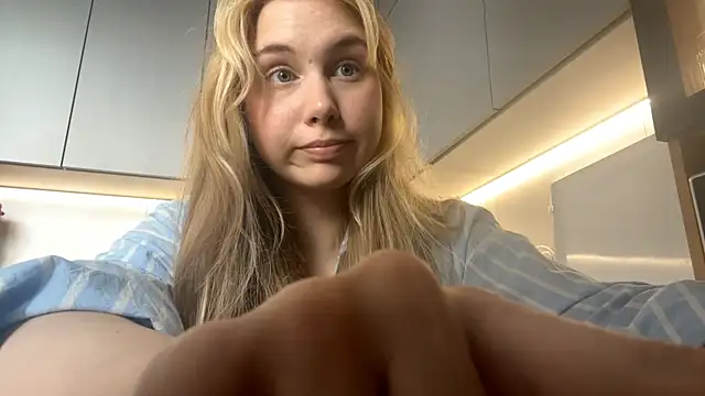 Snapshot of ShariLappas chatting on February 28, 2026, 10:15 am ShariLappas online show from February 28, 2026, 10:15 am