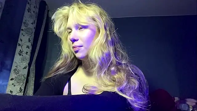 Snapshot of ShariLappas chatting on April 14, 2026, 11:37 am ShariLappas online show from April 14, 2026, 11:37 am