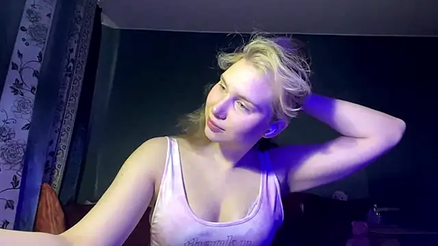 Snapshot of ShariLappas chatting on April 3, 2026, 9:27 am ShariLappas online show from April 3, 2026, 9:27 am