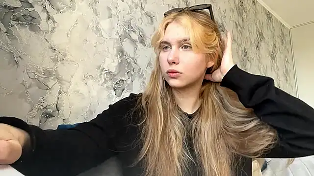 Snapshot of ShariLappas chatting on March 12, 2026, 1:04 pm ShariLappas online show from March 12, 2026, 1:04 pm