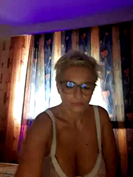 LunaBlaise online show from July 19, 2026, 8:23 am