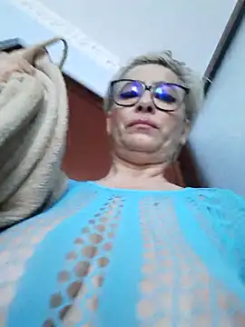 LunaBlaise online show from May 29, 2026, 6:19 am