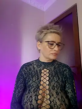LunaBlaise online show from May 16, 2026, 6:23 am