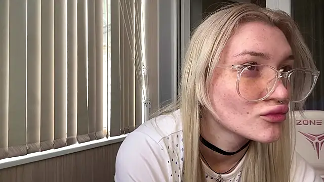 Snapshot of Just_Ash chatting on February 28, 2026, 7:30 am Just Ash online show from February 28, 2026, 7:30 am