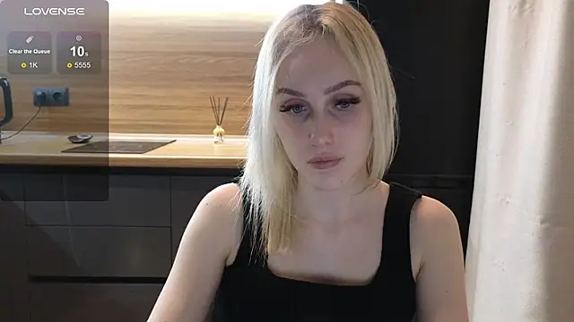 Bella Villen online show from June 3, 2026, 7:29 pm