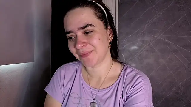 Snapshot of _VALERIAGOMEZ chatting on June 6, 2026, 1:05 pm VALERIAGOMEZ online show from June 6, 2026, 1:05 pm
