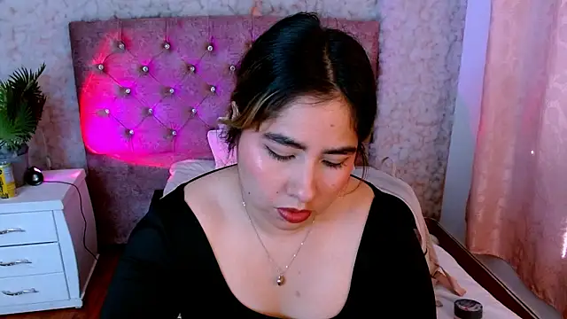 Snapshot of Sofiazaf_ chatting on March 4, 2026, 12:35 pm Sofiazaf online show from March 4, 2026, 12:35 pm