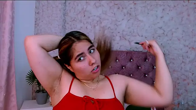 Snapshot of Sofiazaf_ chatting on April 14, 2026, 12:32 pm Sofiazaf online show from April 14, 2026, 12:32 pm