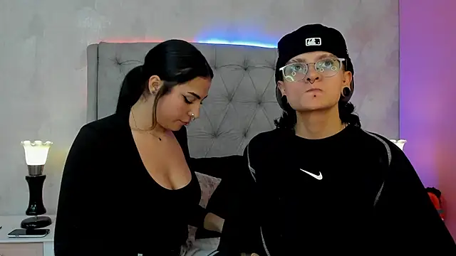 CaliferAndAurora online show from April 28, 2026, 10:47 pm