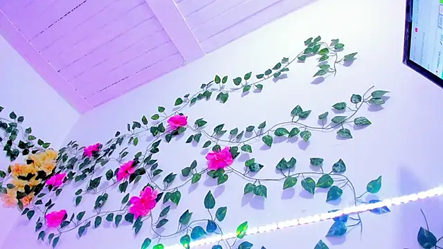 Snapshot of violeta_cutee chatting on March 3, 2026, 2:24 pm violeta cutee online show from March 3, 2026, 2:24 pm