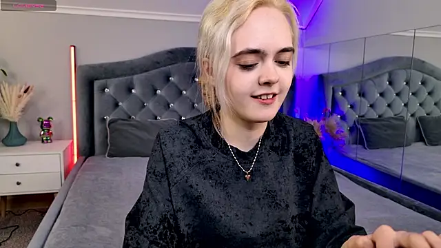 Bambi Bloom online show from March 2, 2026, 6:47 am