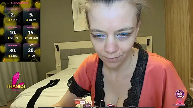 Snapshot of Yana-XX chatting on April 10, 2026, 9:44 pm Yana-XX online show from April 10, 2026, 9:44 pm