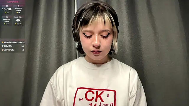 Snapshot of AueshaSimon chatting on March 16, 2026, 9:02 am AueshaSimon online show from March 16, 2026, 9:02 am