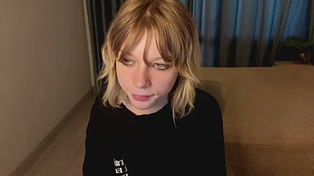 MollySally online show from June 18, 2026, 4:22 am