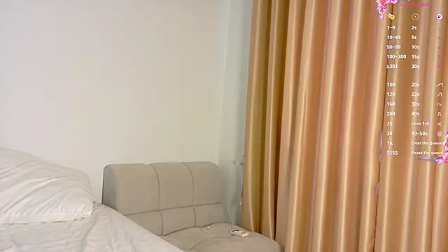 Lianaughtybaker online show from March 26, 2026, 1:04 am