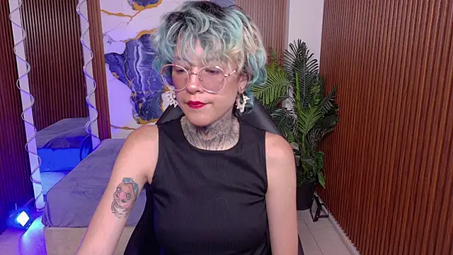 Lyra tay online show from June 1, 2026, 7:02 pm