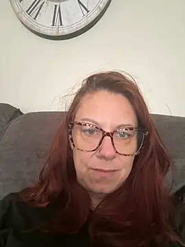 Snapshot of Cara-CurvyUK chatting on March 3, 2026, 12:34 pm Cara-CurvyUK online show from March 3, 2026, 12:34 pm