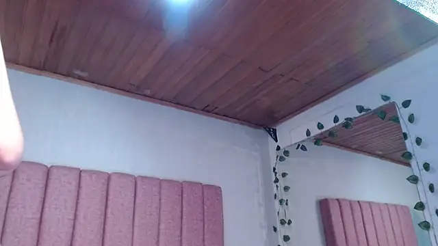 SaraLjordad online show from June 27, 2026, 4:46 pm