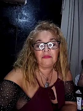 momismilf544 online show from May 8, 2026, 2:26 am