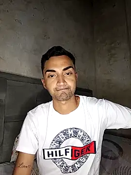 Snapshot of Enma26- chatting on February 27, 2026, 2:23 am Enma26- online show from February 27, 2026, 2:23 am