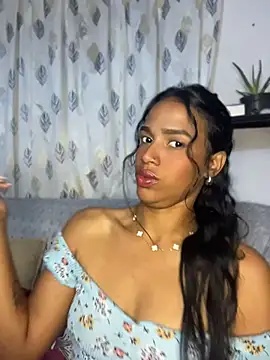 Snapshot of FlorSalvaje_ chatting on July 13, 2026, 12:10 am FlorSalvaje online show from July 13, 2026, 12:10 am