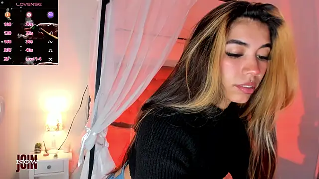 Raven Dooll online show from March 24, 2026, 8:42 pm