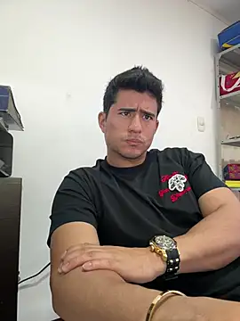 David-latinlover online show from May 8, 2026, 1:15 pm