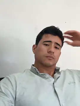 David-latinlover online show from May 5, 2026, 4:21 pm