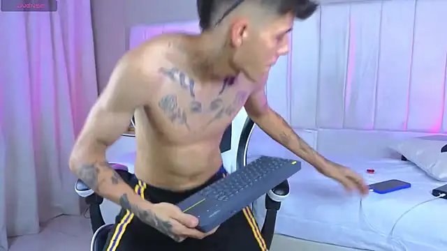 Snapshot of Tommy_valverde chatting on April 10, 2026, 5:53 pm Tommy valverde online show from April 10, 2026, 5:53 pm