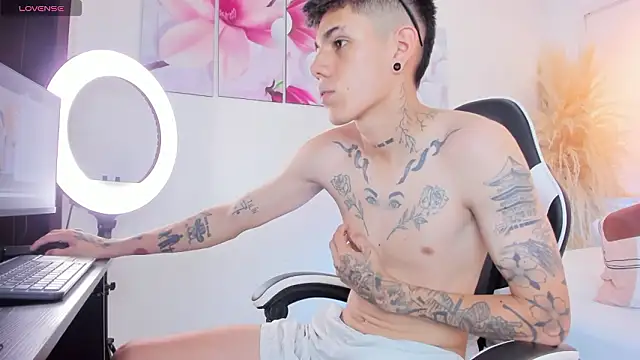 Snapshot of Tommy_valverde chatting on March 16, 2026, 7:38 pm Tommy valverde online show from March 16, 2026, 7:38 pm